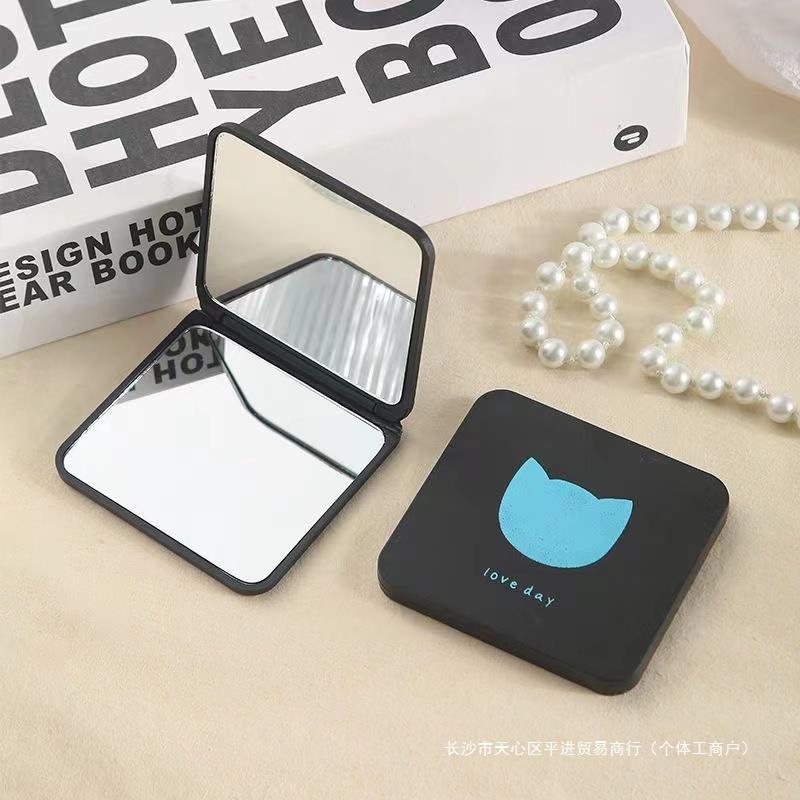 Portable small double-sided handheld folding mirror for students