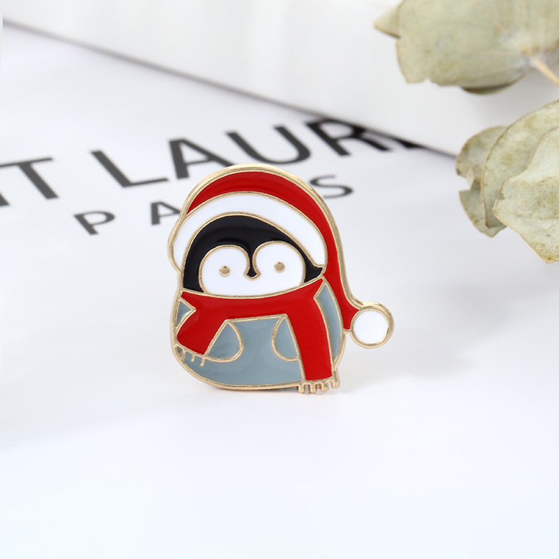 Fashion Santa Claus Metal Women's Brooches display picture 2