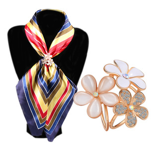 New Korean Style Oil-Dropping Diamond Shawl Corsage Jewelry Three-Ring Flower Alloy Scarf Buckle Popular Clothing Wholesale