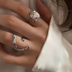 Minimalist high-end design ring with a cool, Korean student-inspired, simple, cross-opening, adjustable, trendy finger ring for cool girls.