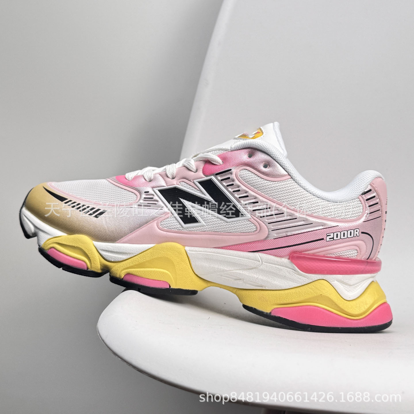 Putian NB M2000 serie de moda versátil tela de cuero artificial de cerdo amortiguador antideslizante desgaste zapatillas de correr bajas