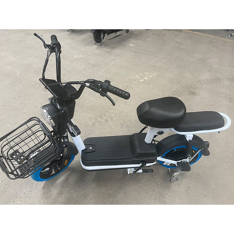 Nuevo automóvil eléctrico estándar nacional piezas de interceptación de comercio electrónico 99 nuevas tiendas físicas de automóviles eléctricos idénticas al manejo de inventario de automóviles de regalo