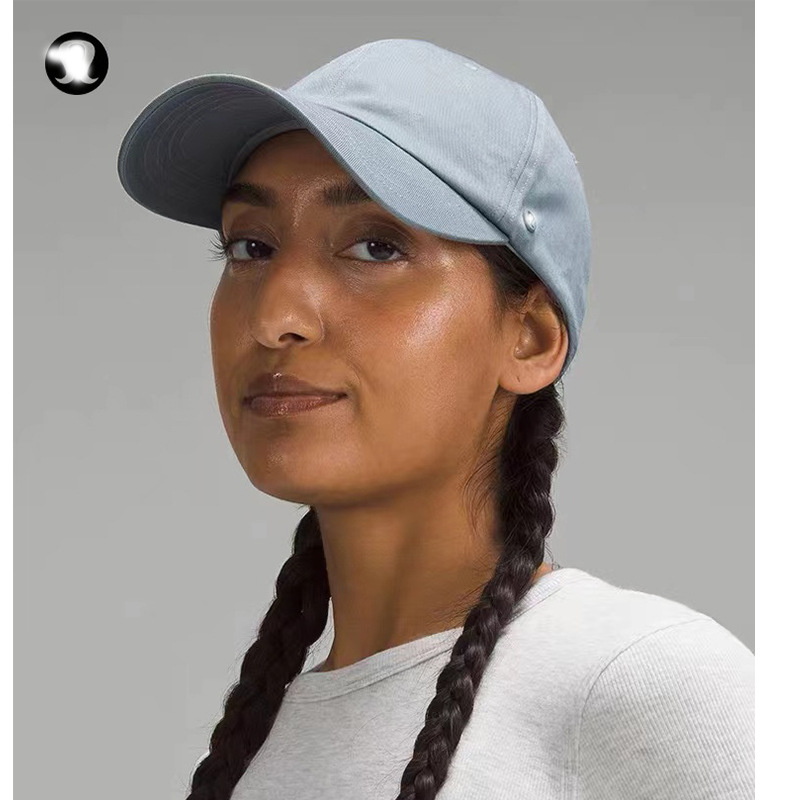 Classic sports cap for leisure