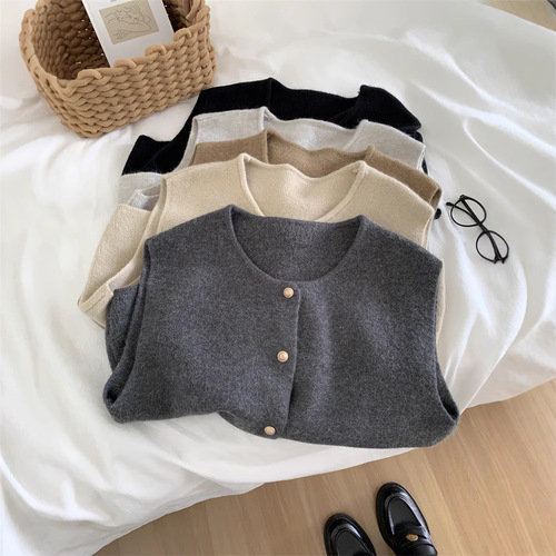 French retro small gold buttons round neck knit vest for women, loose Korean style versatile and gentle, concealing figure, autumn and winter layering sweater
