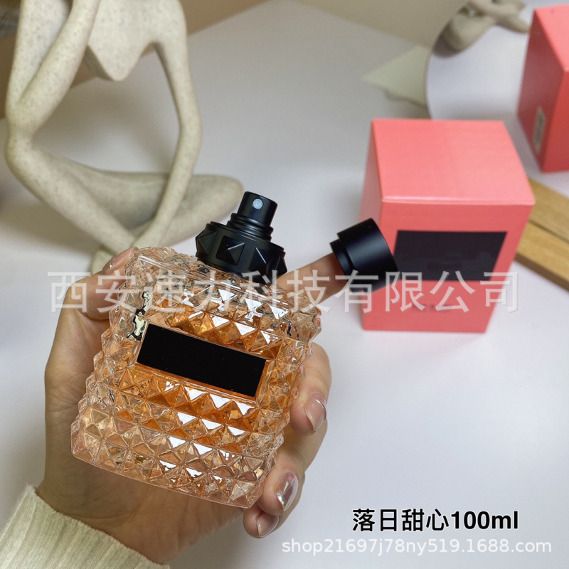 外国貿易香水卸売ヴァレンティノパンクサンセットスイートハートレッドスカート反乱彫刻女性の香水強い香りが長持ち|undefined
