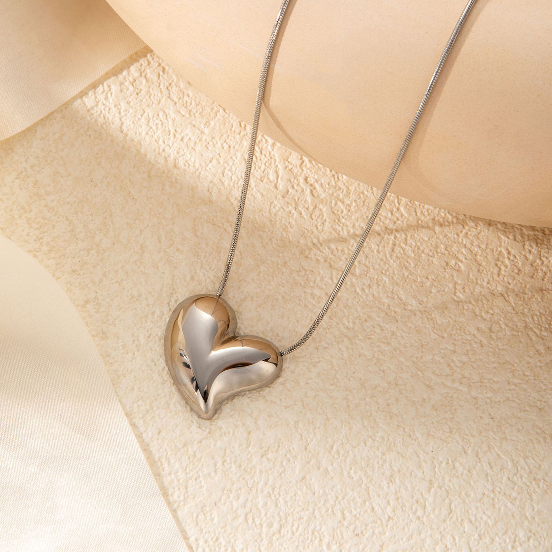 17g Weight 0.03µm Gold Plating Thickness Electroplated Gold Plating Process Golden Plated Plating Material Jewelry Set Classification cable chain Chain Type 1 Piece Quantity Daily Occasion 201 Stainless Steel Material Heart Shape Pattern Women's Gender Simple Style Style Plating Craft Wholesale Jewelry Simple Style Heart Shape Titanium Steel Jewelry Set 6