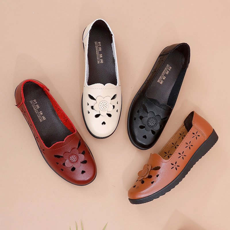 New Hollow Mother's Shoes, Comfortable Soft Soles, Middle-Aged and Elderly Women's Shoes, Elderly Leather Shoes, Grandma's Flats, Spring Hole-In-The-Wall Sandals