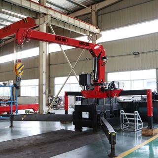 车载起重吊机中小型建筑随车吊3-20吨液压直臂伸缩随车吊上装