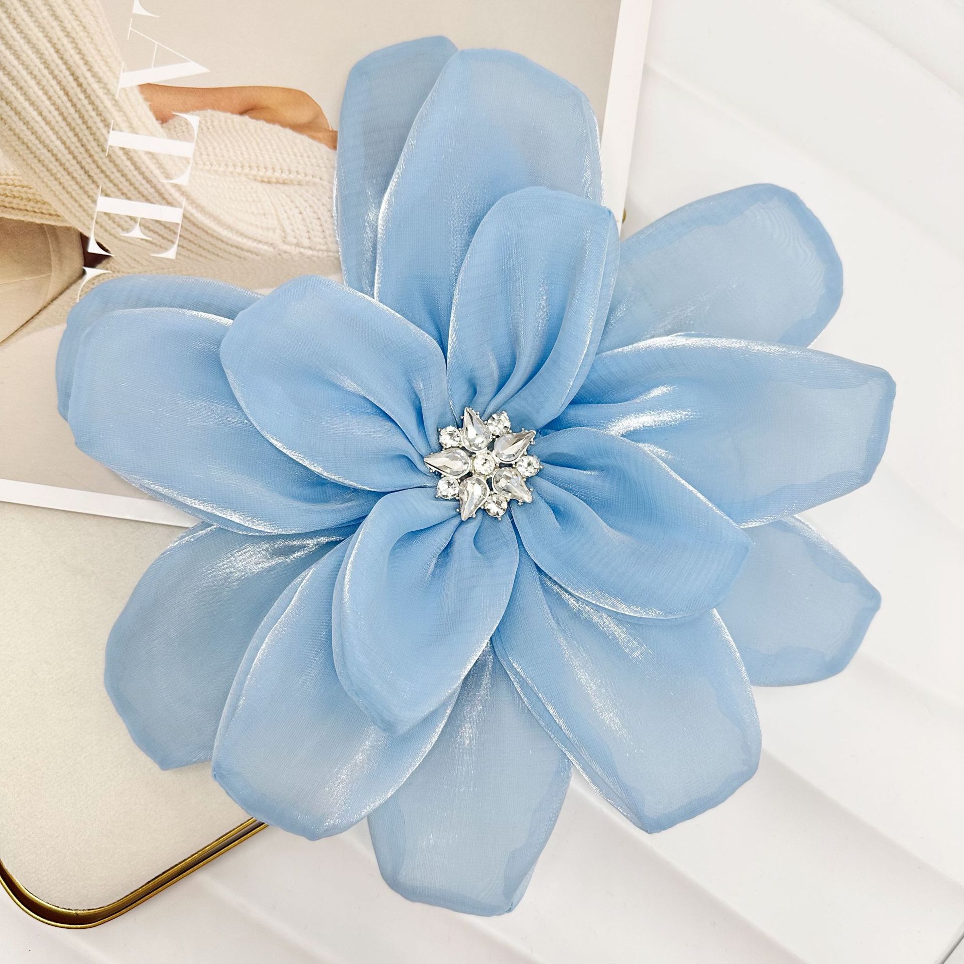 Europa y los Estados Unidos ventas calientes nuevas flores satin chiffon tela multicapa flor tridimensional más diamante diy tocado accesorios de ropa