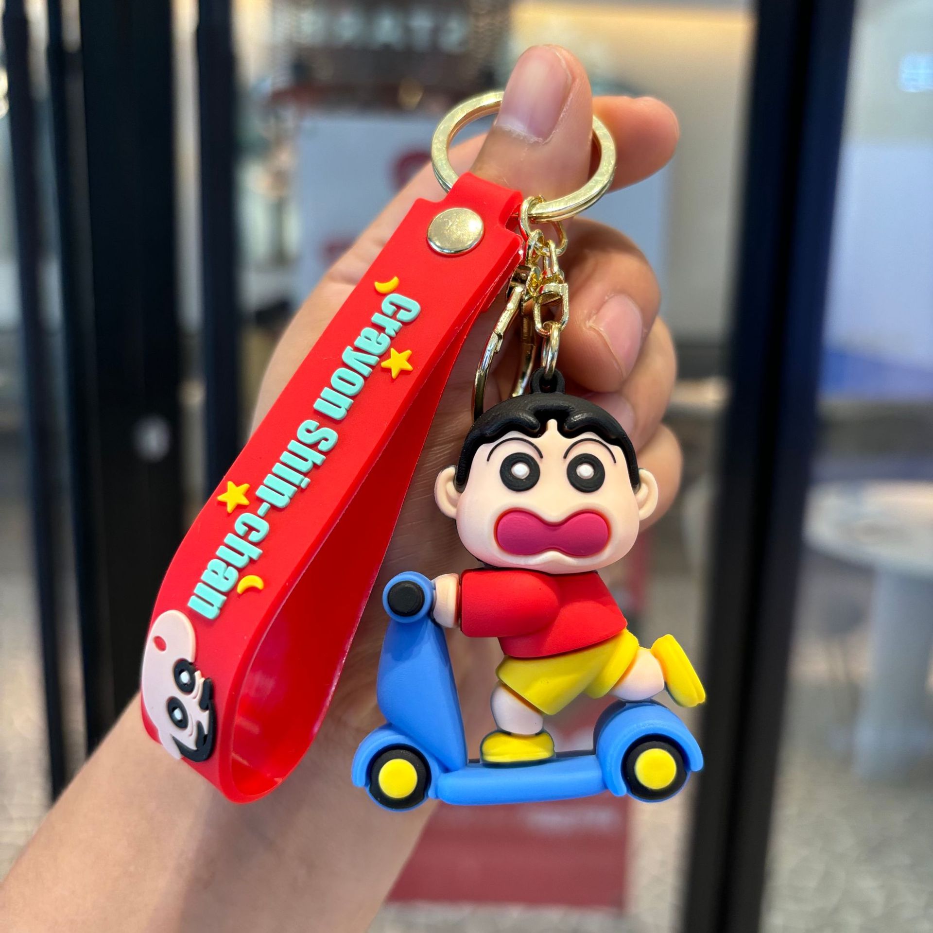 Nuevo crayón pequeño nuevo colgante de llavero muñeca de verano pequeño regalo accesorios llavero al por mayor