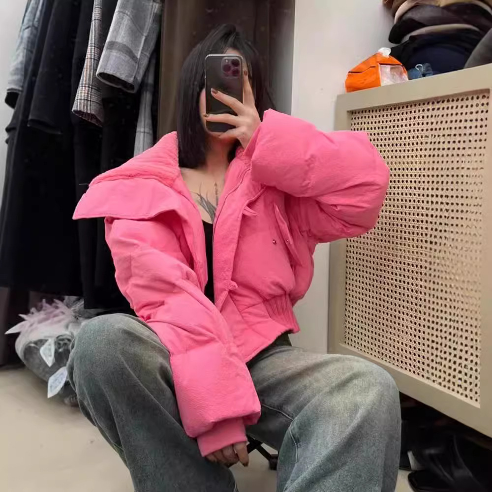 여성용 짧은 다운 패딩 재킷 2026년 신상 겨울 양털 패딩 코트 작은 체형을 위한 디자인 감각적인 패딩 재킷 트렌디