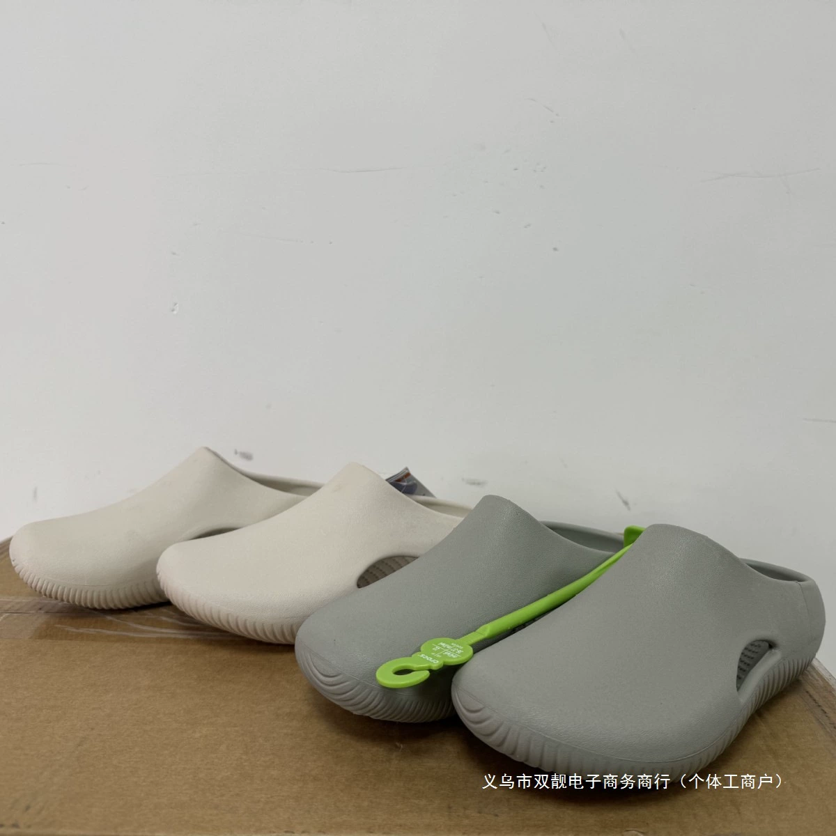 Мужские и женские сандалии Carlo с перфорацией, пляжные туфли на толстой подошве, закрытые шлепанцы, нескользящие повседневные сандалии.