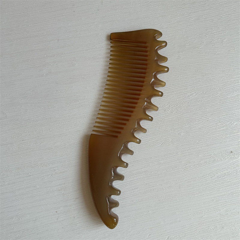 Natural Horn Comb Thickened Massage Comb with Back Pins and Raised Tail Handle 18 cm for Scalp Care specifications