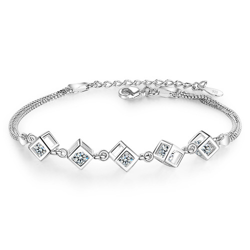 Elegant and fashionable zircon square geometric bracelet for women, love Rubik's cube crystal personalized versatile bracelet, high-end jewelry