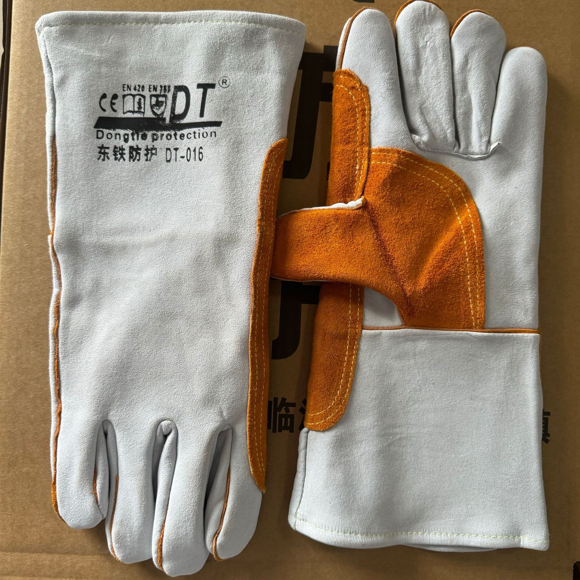 40765f83575970f2002805b2e95e1c