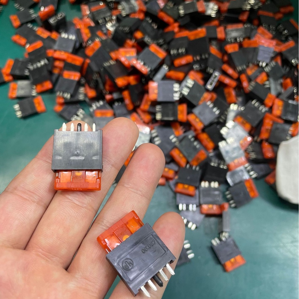 中号保险盒带线车用大号防水保险丝盒线束小号插片汽车保险丝座