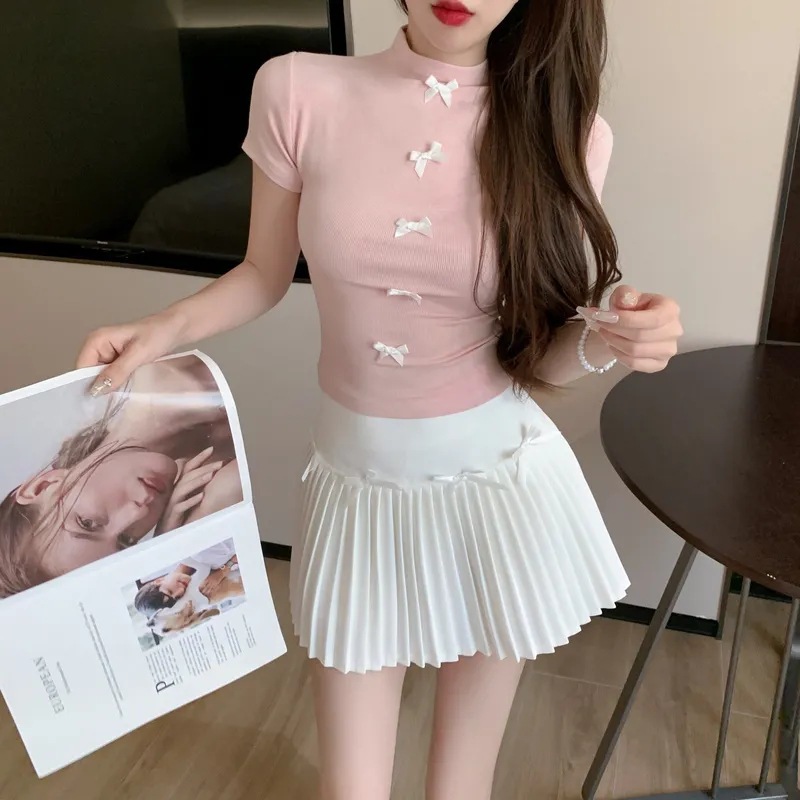 Summer design solid color T-shirt with a round collar with bow