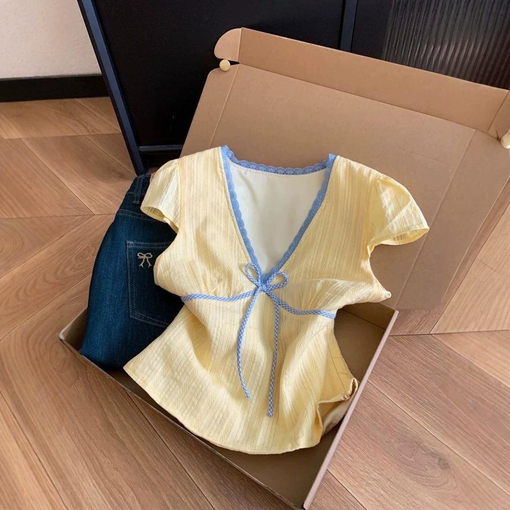 法式蕾丝拼接V领短袖T恤女夏季纯欲风收腰显瘦百搭减龄设计感上衣