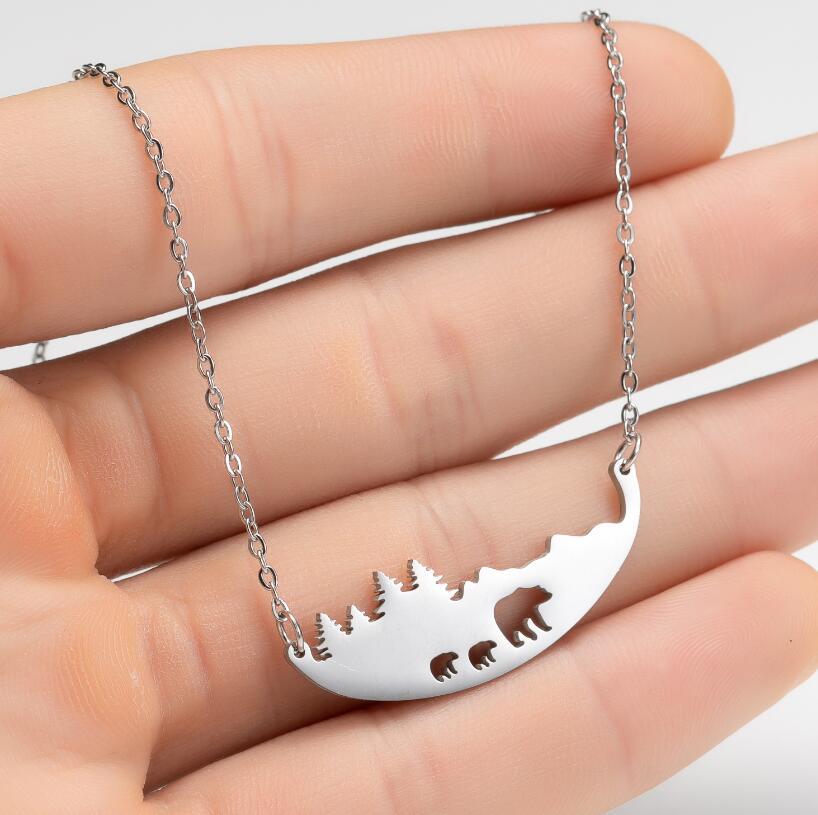Pendant Necklace Classification 201 Stainless Steel Chain Material 1 Piece Quantity Retro Wolf Cat Bird 201 Stainless Steel Plating Hollow Out 18K Gold Plated Women'S Pendant Necklace