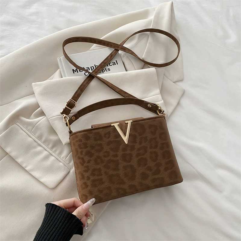 Fashionable trend shoulder bag