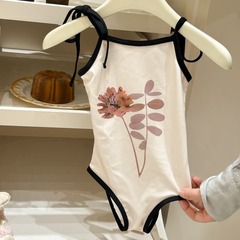 2024兒童連體泳衣可愛吊帶女寶寶泳裝中小童連體洋氣速干泳衣