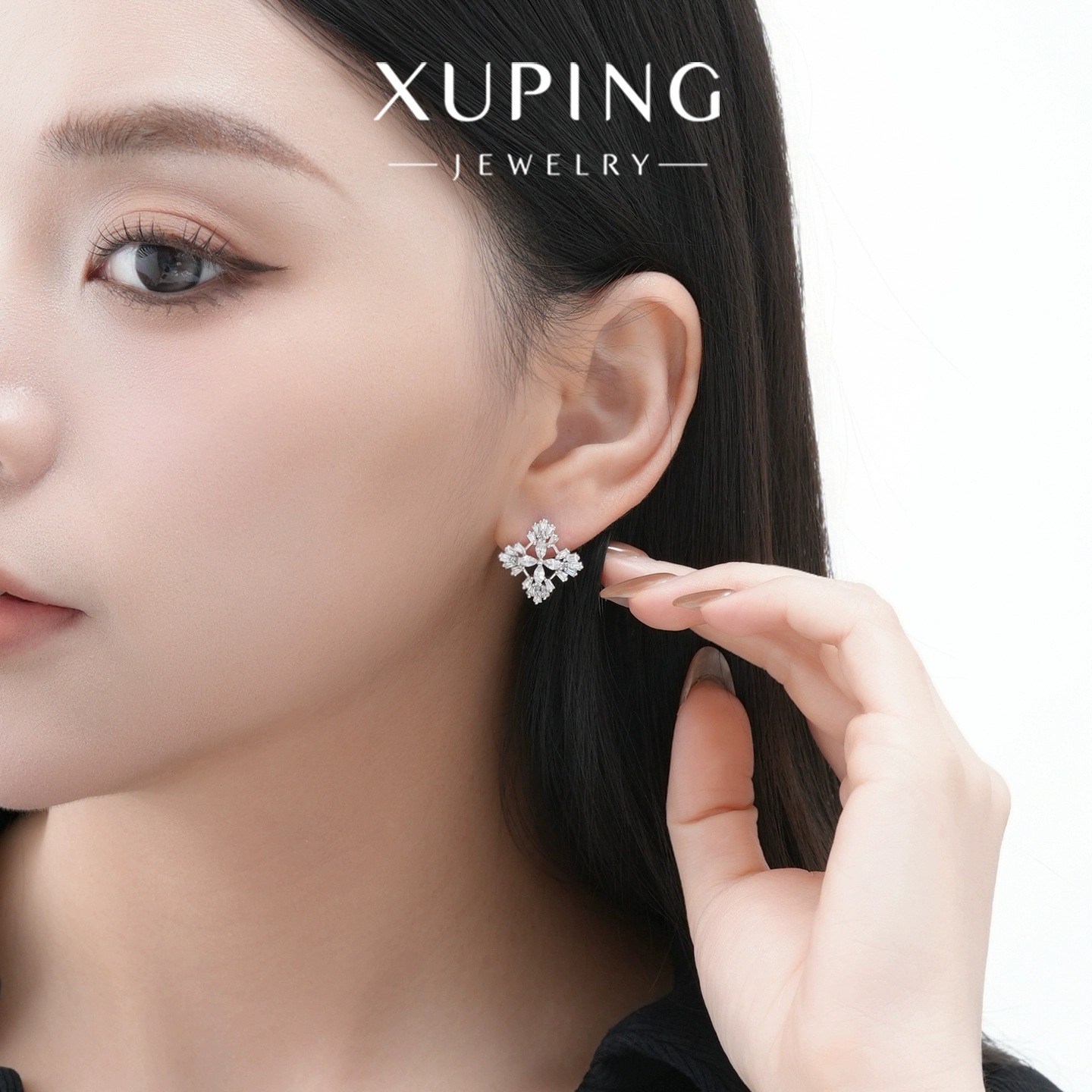 Xuping estilo simple incrustado zircon copo de nieve pernos de nicho de diseño temperamento diario fácil de usar auriculares de otoño y invierno para mujeres