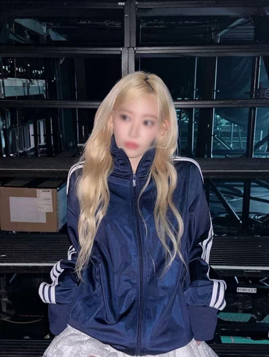 Spring and Autumn Casual Jacket, Loose Fit, Three-Stripe Stand-Up Collar, Zipper Sports Jacket, Unisex, IR9893, Early Autumn