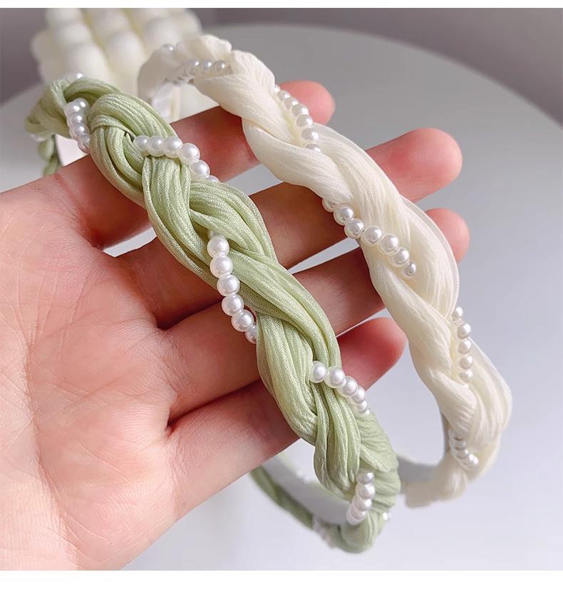 Vintage Style Solid Color Imitation Pearl Hair Band display picture 4