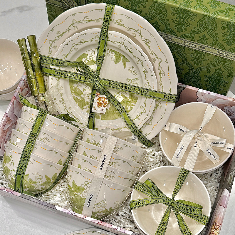 High-End Green Fresh Dishware Set for Home Use, Ceramic High-Value Tableware, Bowls, Plates, Dishes, and Rice Bowls Complete Set