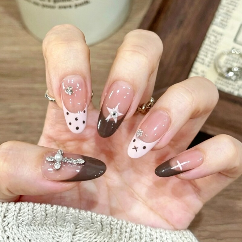 【Pink-Brown Miffy Rabbit】Popular on Xiaohongshu, Sweet and Cute, Enhances Skin Tone, Detachable Wearable Nail Tips, Finished Product Wholesale