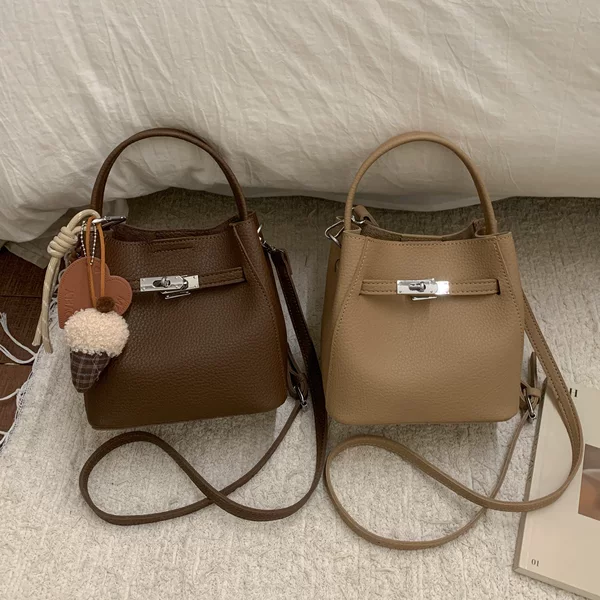 High-End Accessible Luxury Pebbled Handbag Women's 2025 New Soft Leather Bucket Bag Versatile Commuter Crossbody Bag