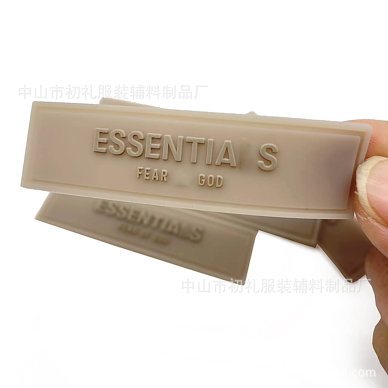 货源潮牌FOG副线ESS半透胶章2022新款PVC软胶章全套服装辅料潮流-阿里巴巴
