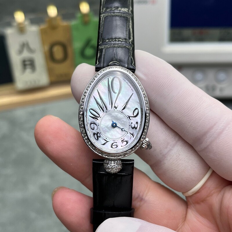 Naples Queen women's watch, oval-shaped fully automatic mechanical watch with pebble-shaped mother-of-pearl dial Naples Queen women's watch, oval-shaped fully automatic mechanical watch with pebble-shaped mother-of-pearl dial