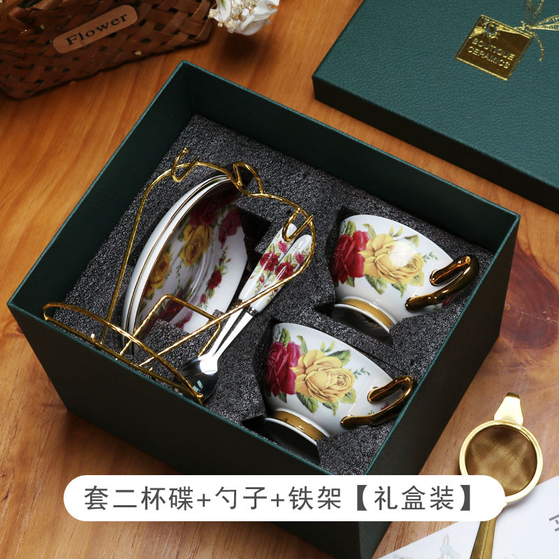 Traje de taza de Café de China de hueso de estilo europeo juego de té de la tarde dibujo exquisito de alta gama juego de té de flores de oro traje caja de regalo