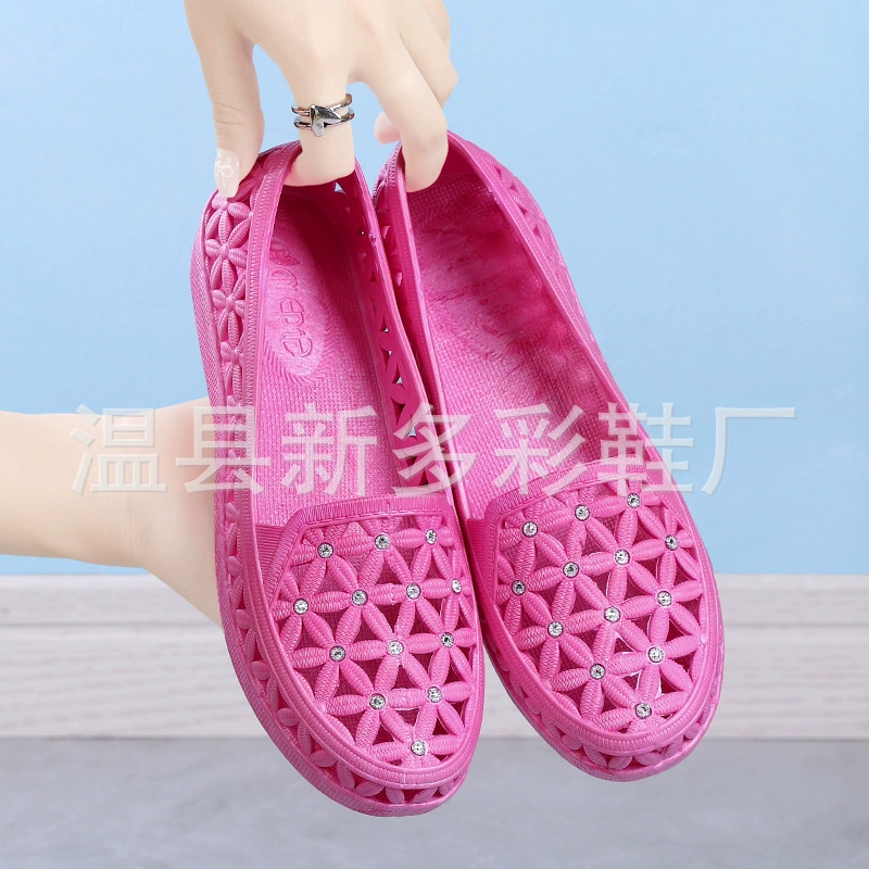 2026 Новый Croc Shoes Dropshipping Летние сандалии Женские плоские сандалии Мамина обувь для среднего и пожилого возраста