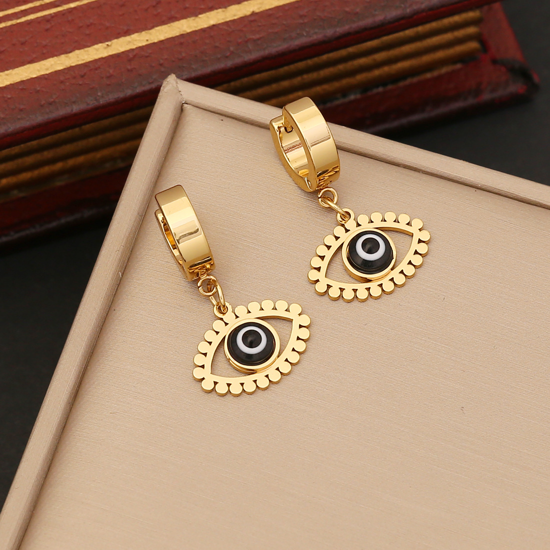 Set di gioielli di moda con collana a catena piatta in acciaio inossidabile con personalità della moda e stile di design_voghion.com