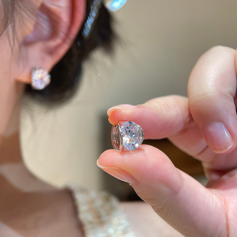 轻奢简约高级感椭圆锆石耳扣女气质精致小众时尚百搭日常通勤耳环|undefined