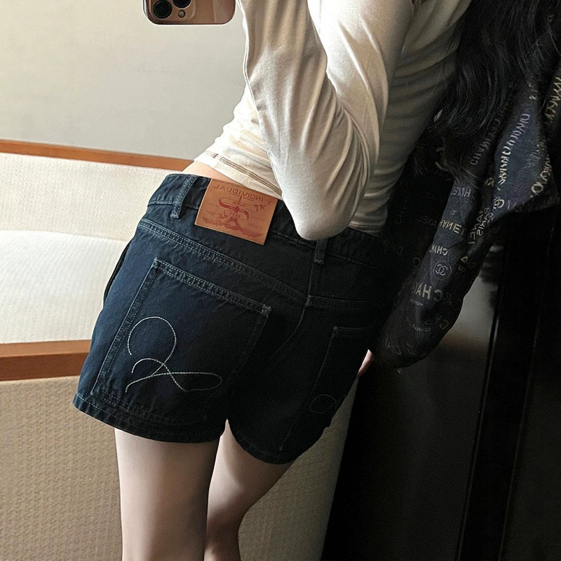 Ouyang's'Little Waist Hunter' Instantly Transforms into Cartoon Legs! Vtg Hot Girl Slim-Fit Retro Jeans Low-Waist Shorts Ouyang's'Little Waist Hunter' Instantly Transforms into Cartoon Legs! Vtg Hot Girl Slim-Fit Retro Jeans Low-Waist Shorts