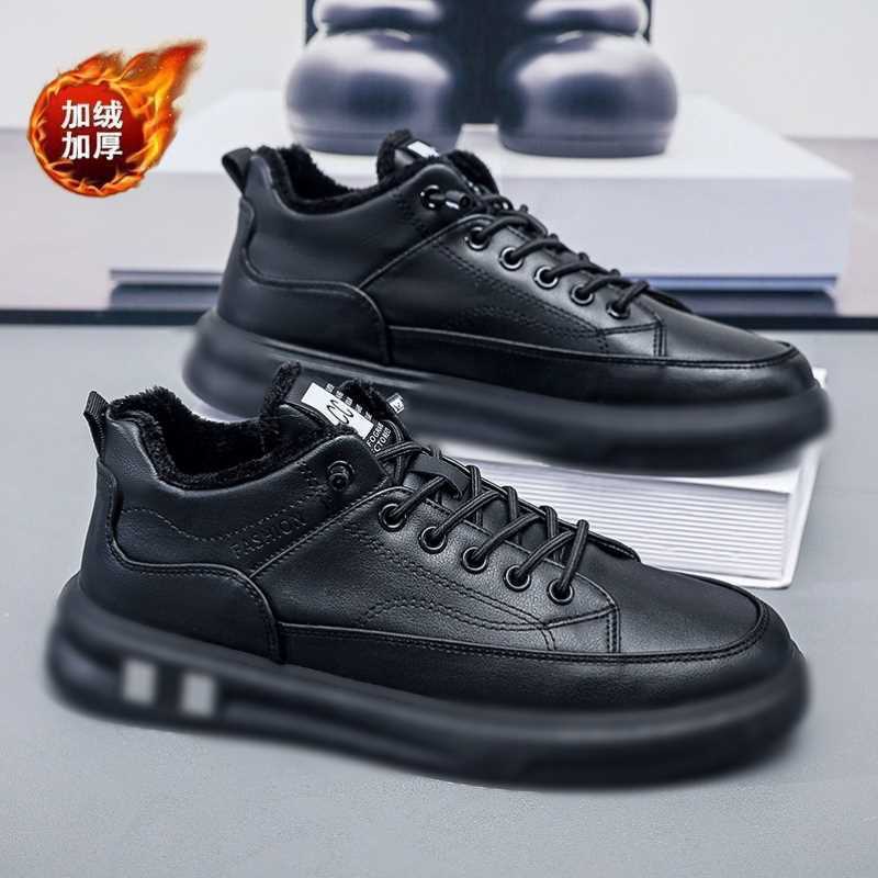 Men's shoes 2026 autumn and winter new collection: fleece-lined athletic shoes, low-top leather sneakers, workwear-style, fashionable, versatile, and casual shoes