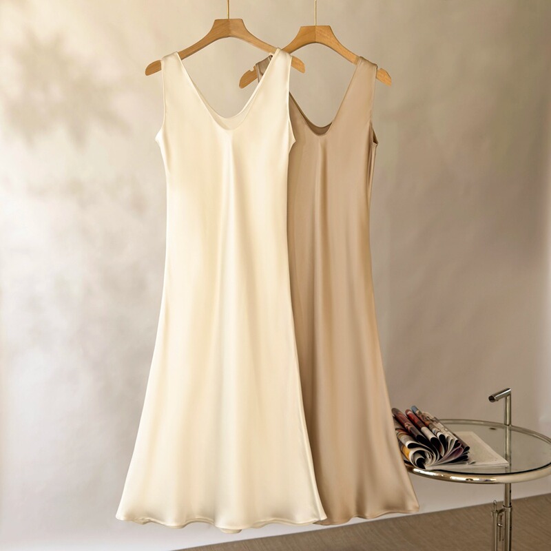 Acetate V-Neck Spaghetti Strap Dress for Women, New Summer Style, Satin High-End Feel, Slim Fit Sleeveless Tank Dress, Long Style