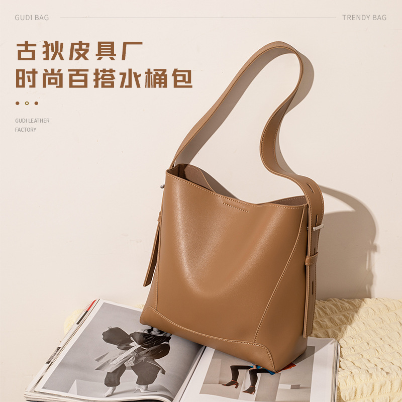 New Style Simple Bucket Bag High-end Tote Bag Autumn and Winter Underarm Bag Large Capacity All-match PU Shoulder Bag for Girls New Style Simple Bucket Bag High-end Tote Bag Autumn and Winter Underarm Bag Large Capacity All-match PU Shoulder Bag for Girls