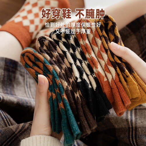 Autumn/Winter Square Grid Socks for Women, Mid-Calf Thick Warm Retro Wool Socks, Japanese Style, Versatile and Instagram Trendy