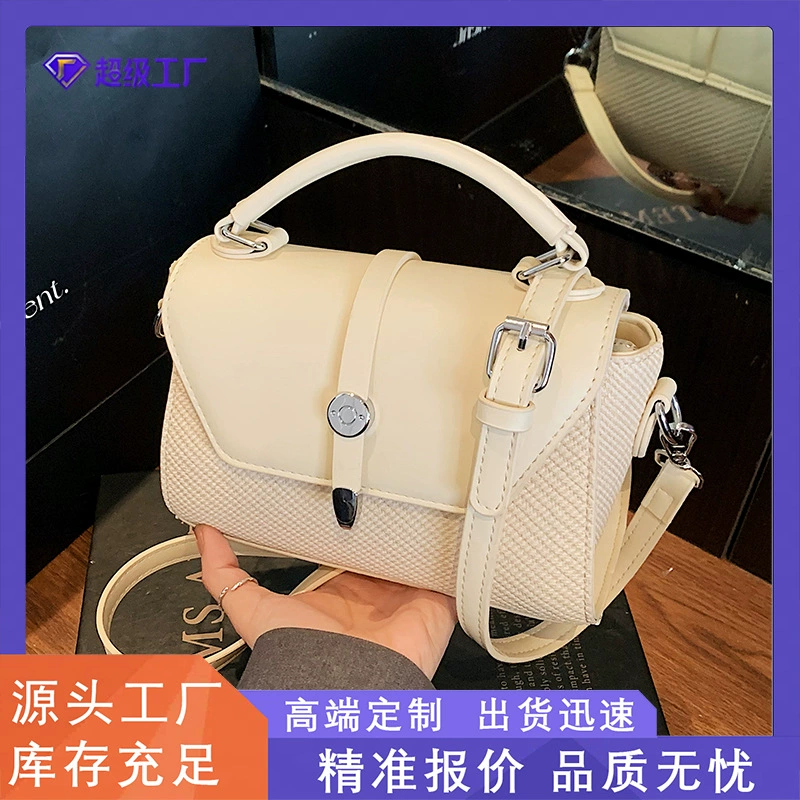 2025 весна и лето новая мода контрастный цвет ниша дизайн большой емкости небольшая квадратная сумка повседневная сумка на плечо наклон сумка женская сумка