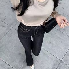 梵思羽2025新款时尚显身材辣妹深色微喇牛仔裤女高腰修身喇叭裤子
