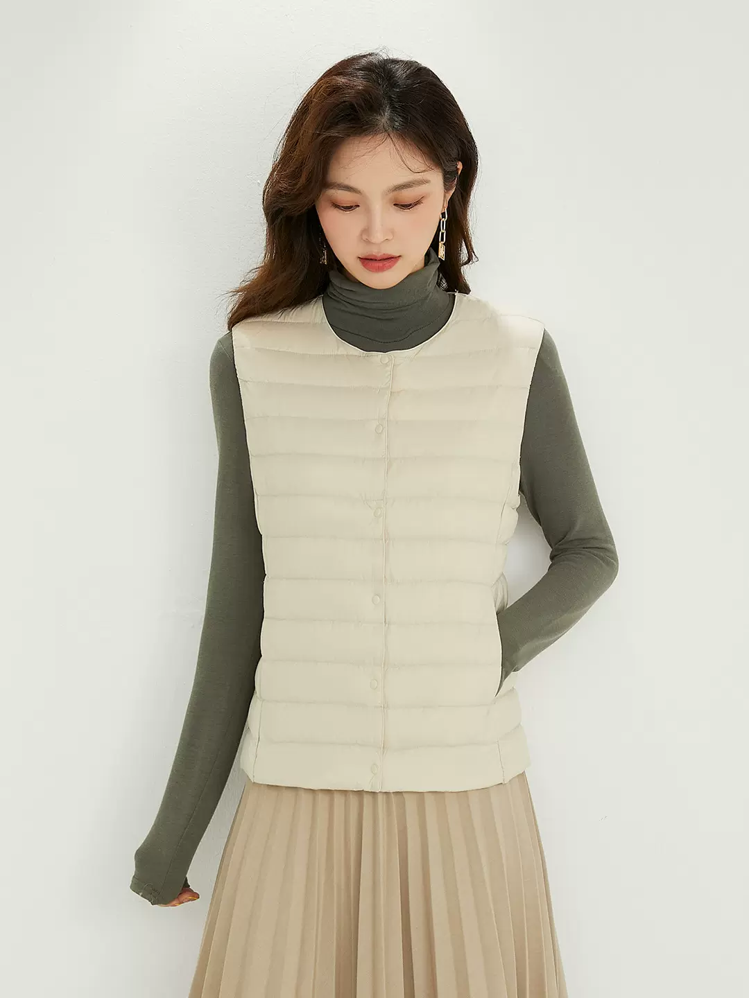轻薄羽绒服背心女2024新款冬装保暖内搭纯色马甲内胆绒子90白鸭绒