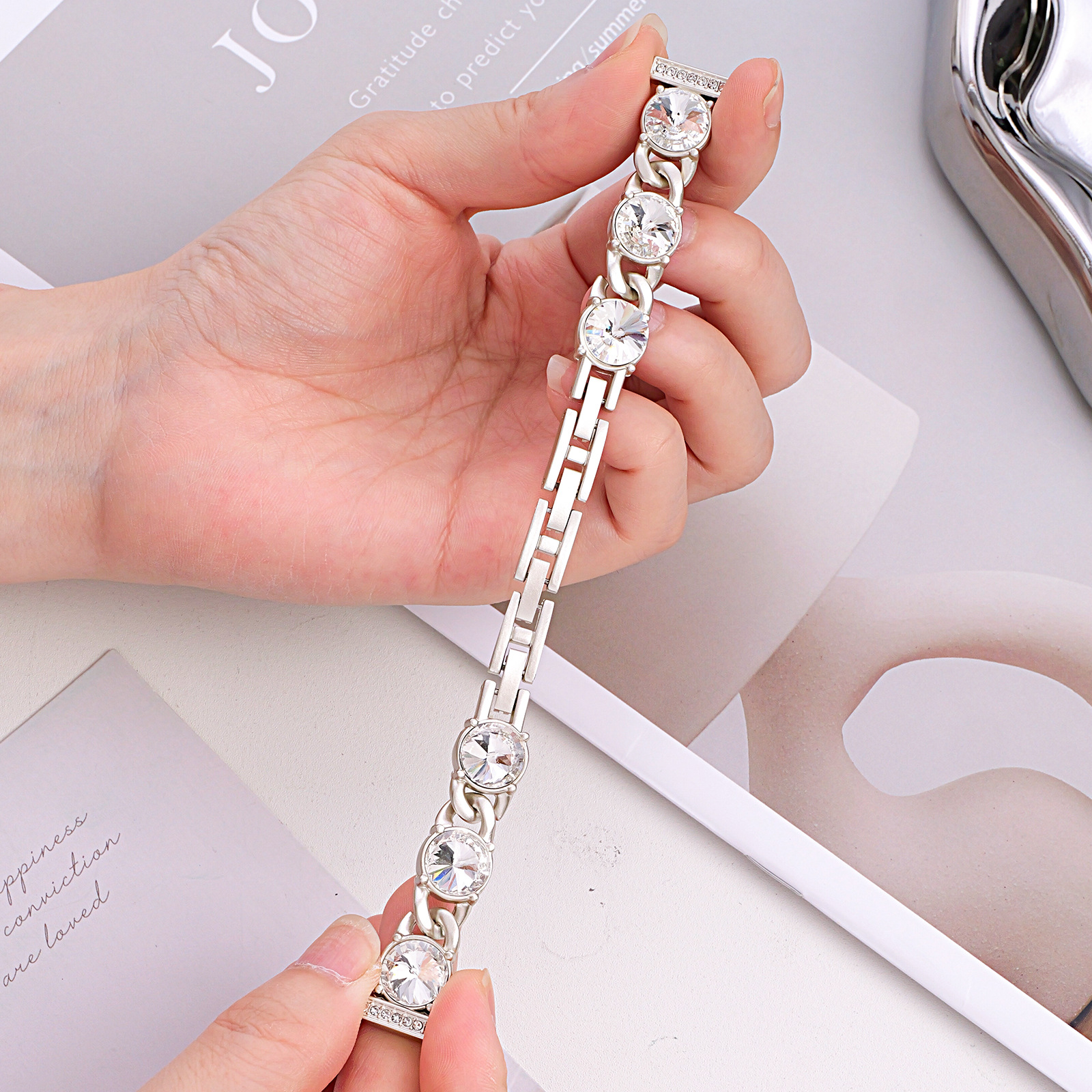 Suitable for Fit4/3 Huawei 10/9 Watch Strap Apple Applewatch Flash Diamond Women's Xiaomi 10/9/8 Wrist Strap