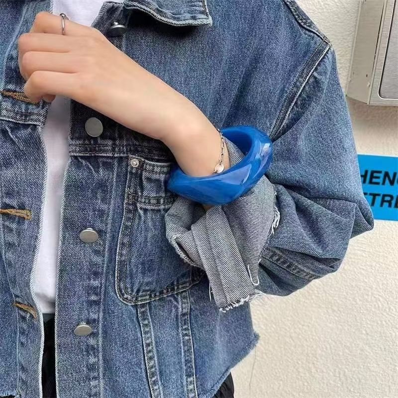 Irregular dark blue model