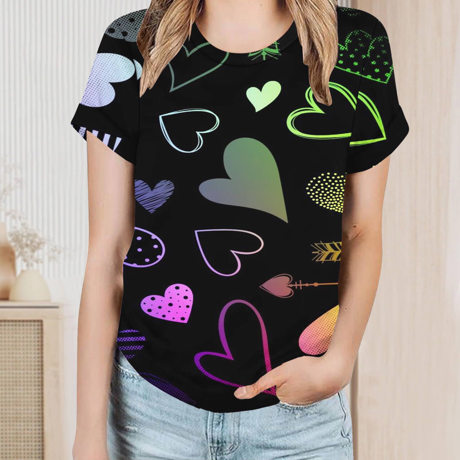 Damen-T-Shirt mit Rundhalsausschnitt und kurzen Ärmeln. Valentinstags-Liebespaar-T-Shirt mit Digitaldruck, kurzen Ärmeln._voghion.com