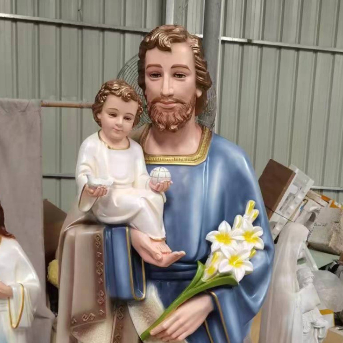 210cm José abraza a un niño santo adornos mirando estatuas de fibra de vidrio decoración de la iglesia 200 - 220