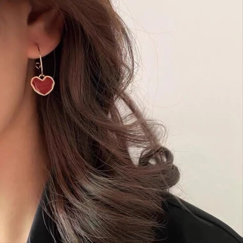 Korean  new trendy wine red heart-shaped earrings, simple temperament, internet celebrity personalized earrings, earrings, retro high-end